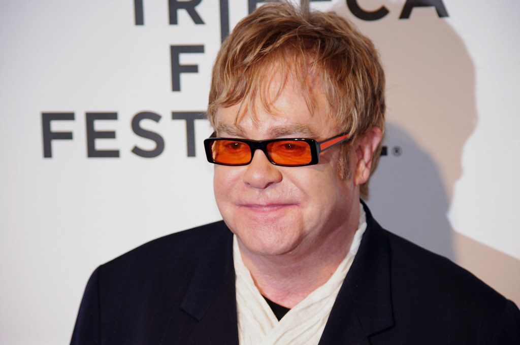 Elton John Celebrates 29 Years of Sobriety 