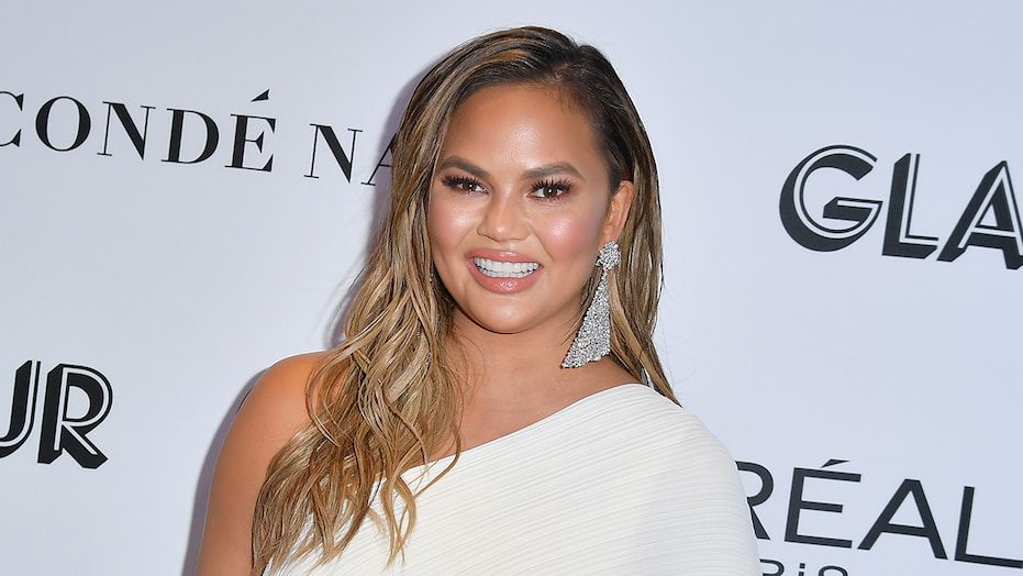 Chrissy Teigen Gives Up Alcohol and Celebrates Sobriety