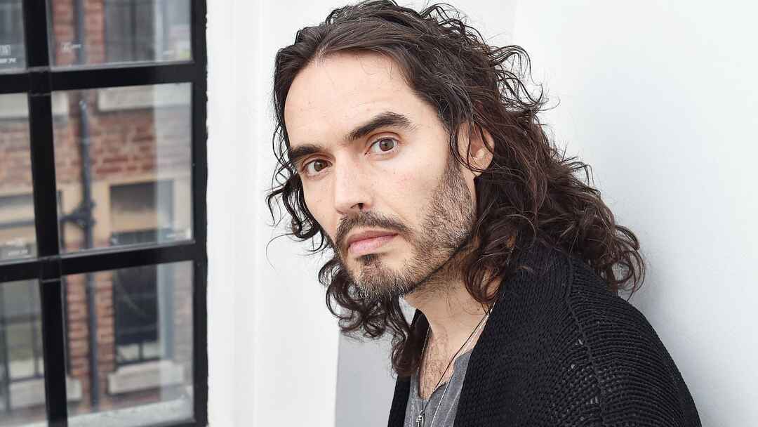 Russell Brand Celebrates 19 Years of Sobriety
